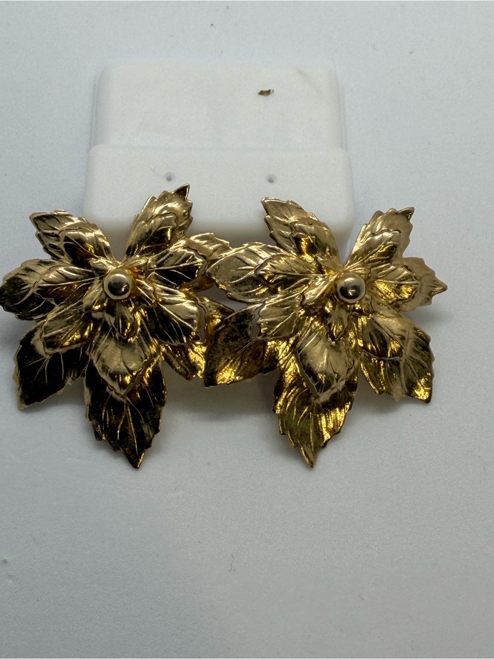 Vintage Gold Floral Leaf Clip-On Earrings signed SAC